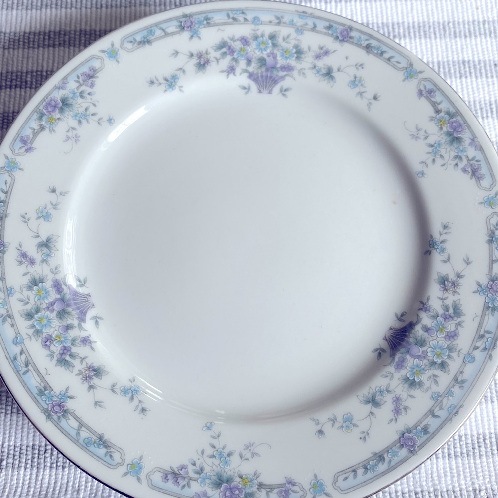 Salad or dessert plate